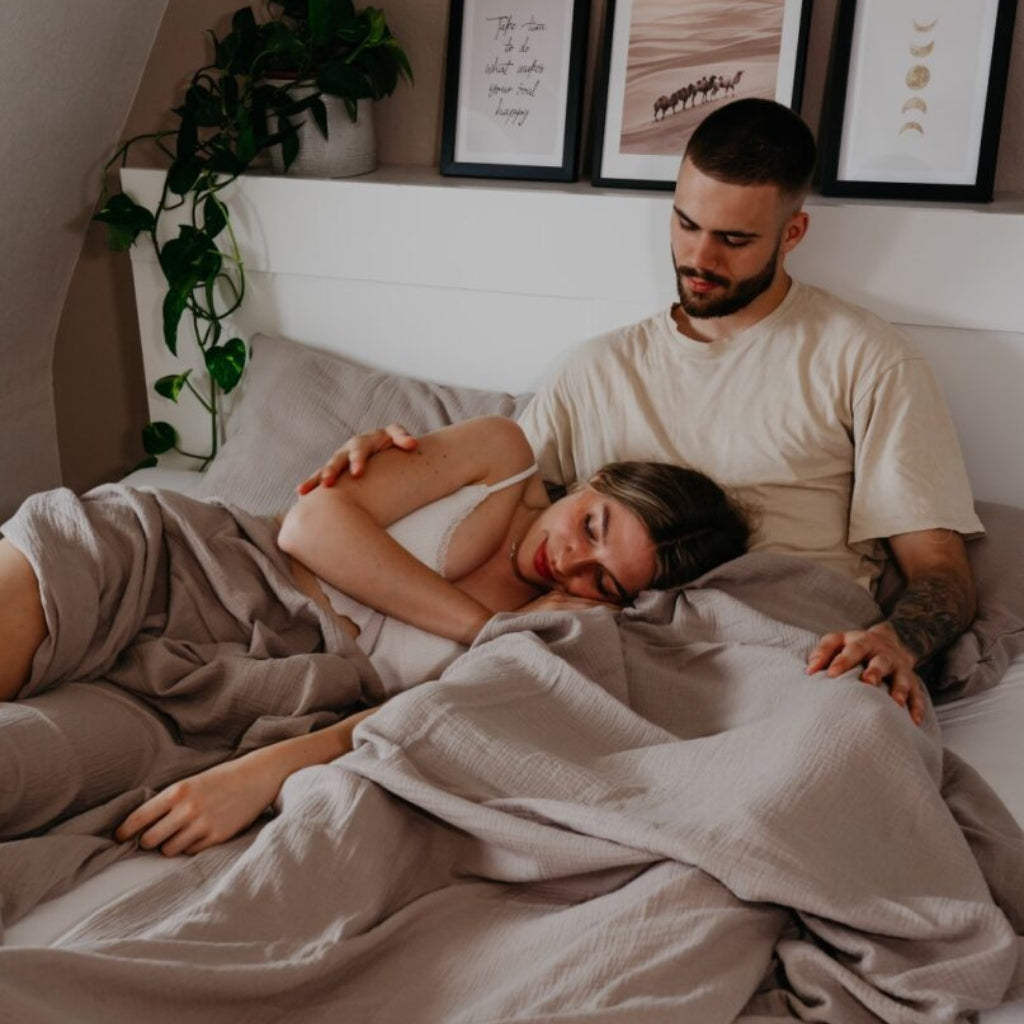 Entspannt durch heiße Sommernächte: Warum Musselin ideal für den Sommer ist