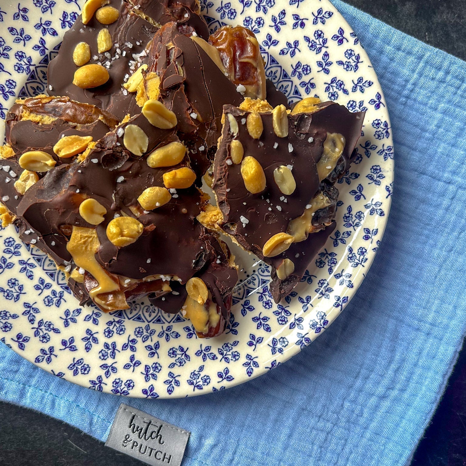 Einfach & lecker: Dattel-Erdnuss Bark Rezept