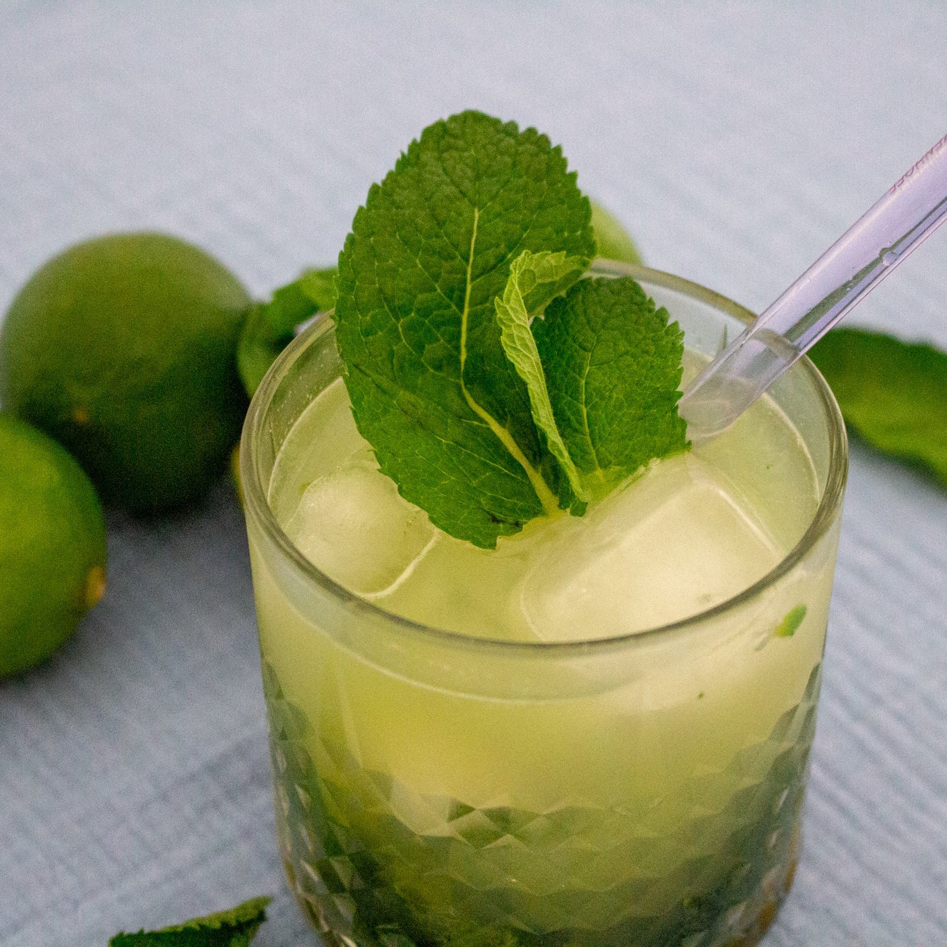 Erfrischendes Sommergetränk: Perfekt für heiße Tage!