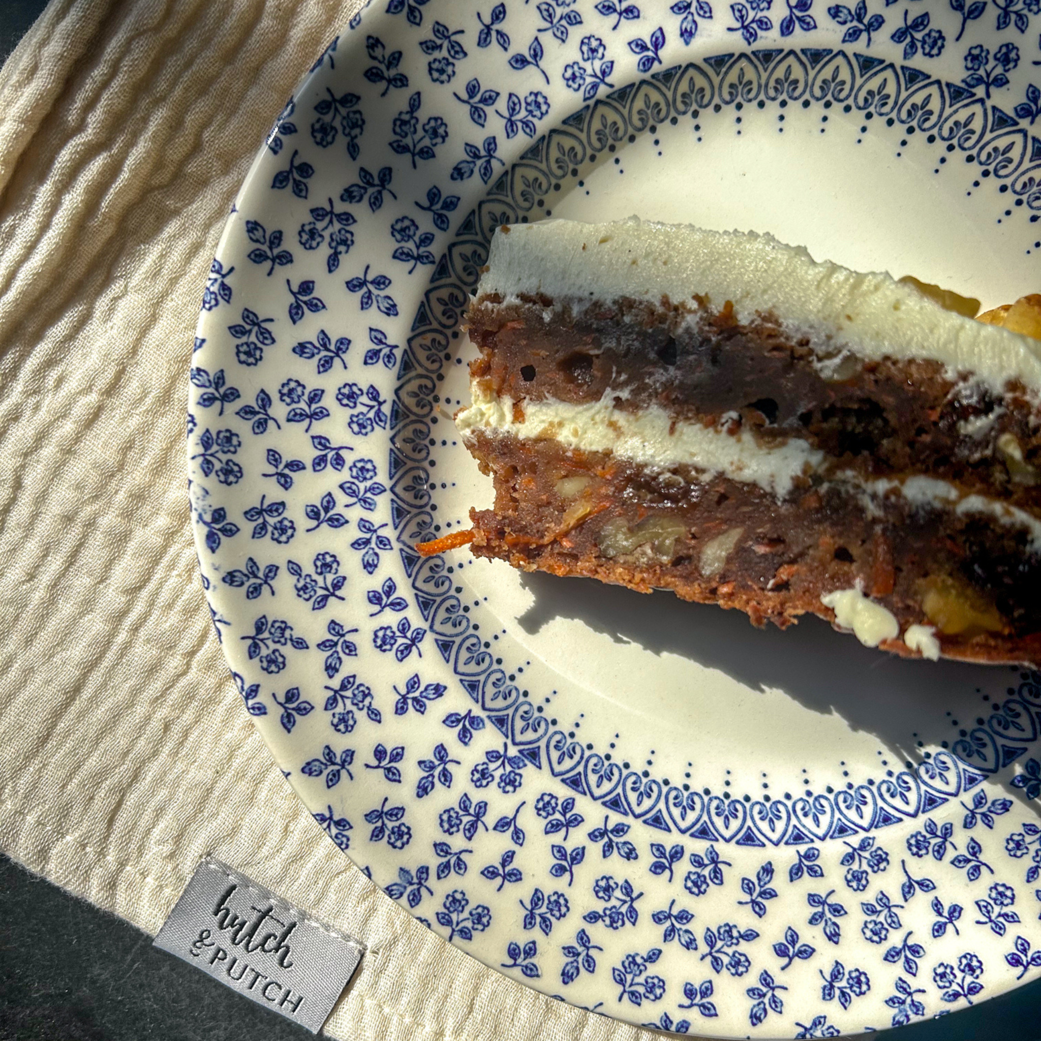 Leckerer veganer Karrottenkuchen für deinen Ostertisch