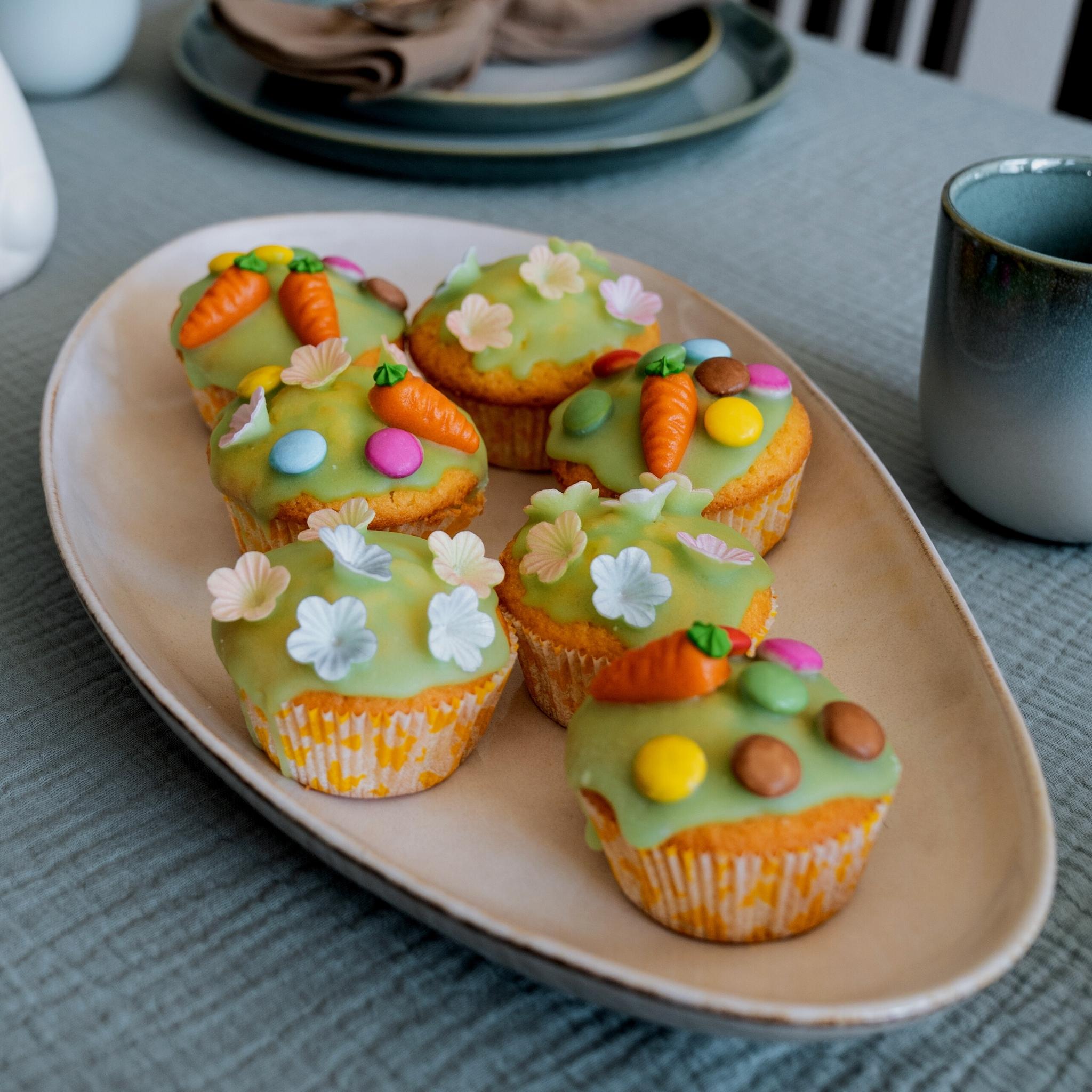 So gelingt der Oster-Brunch: Frühlingshaftes Tischsetting und schnelle Zitronenmuffins