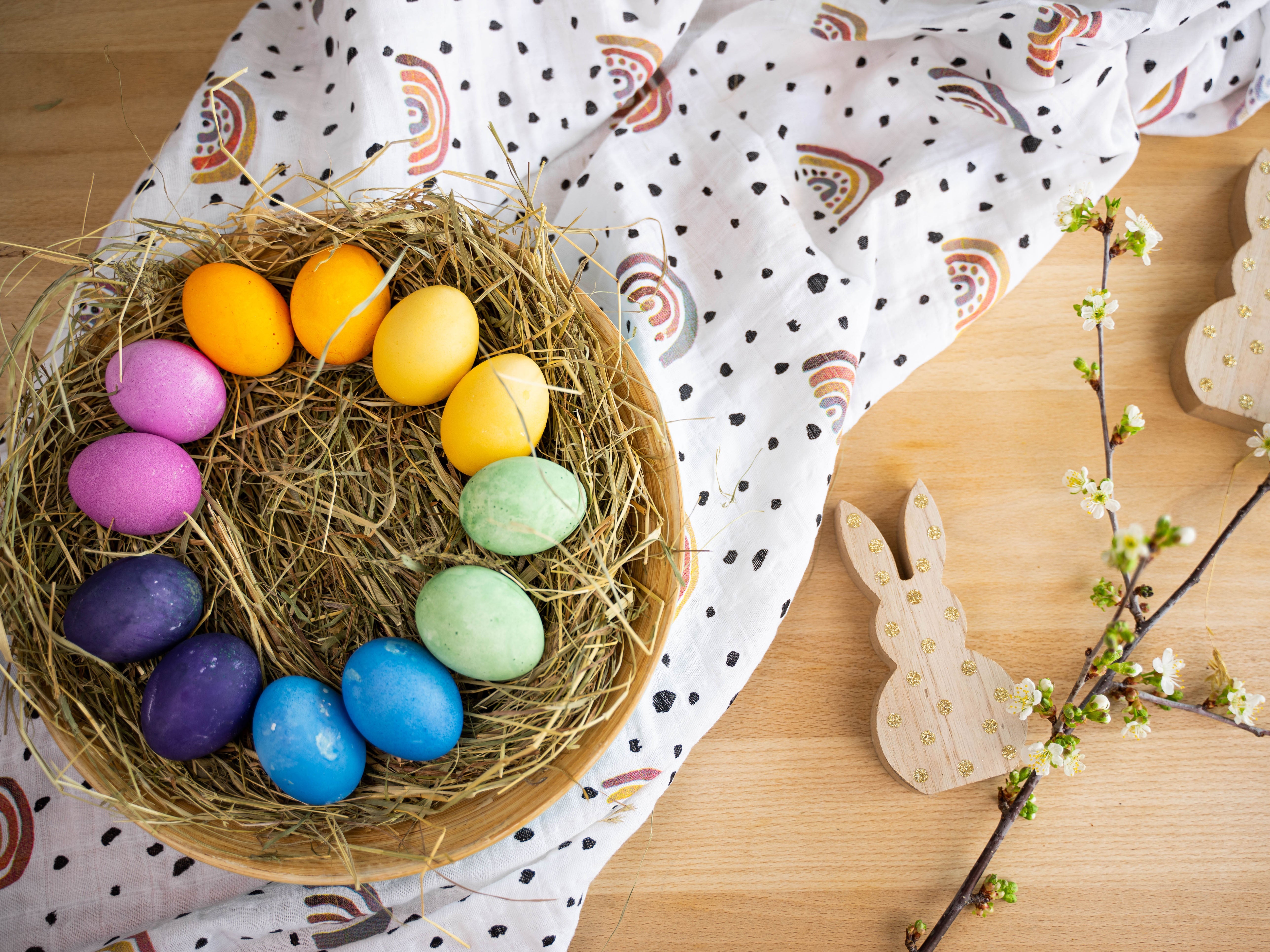 Last Minute DIY: Ostereier natürlich färben