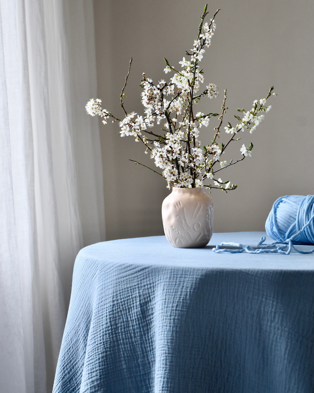 Musselin-Tischdecke "Angelina" • Dusty Blue - hutch&putch GmbH