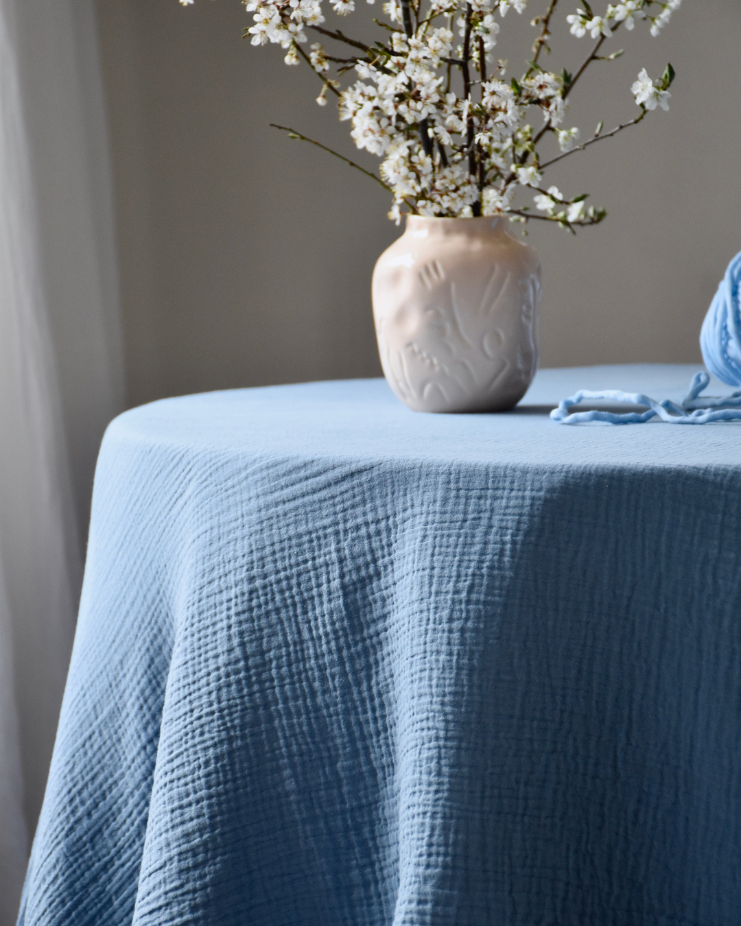 Musselin-Tischdecke "Angelina" • Dusty Blue - hutch&putch GmbH